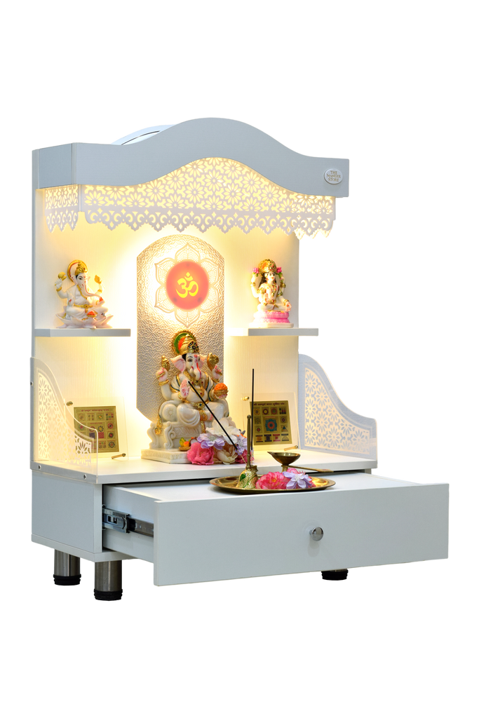 Close-up detail of acrylic side panel safety glass showing mandir structure and design